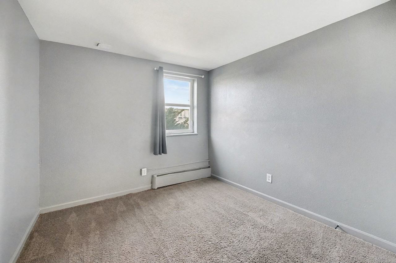 Clinton1600 - Photo 5 of 27