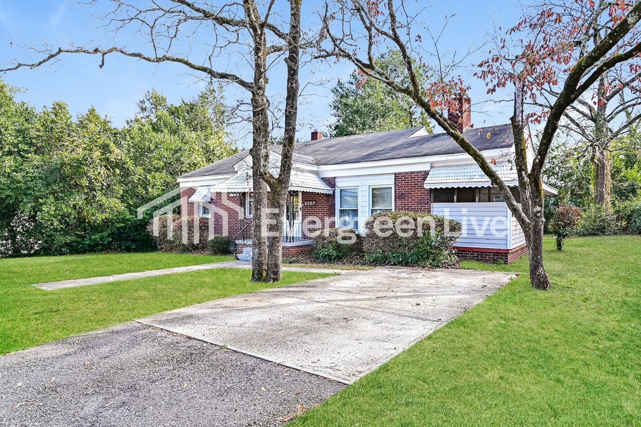 6207 Moses St - Photo 4 of 17