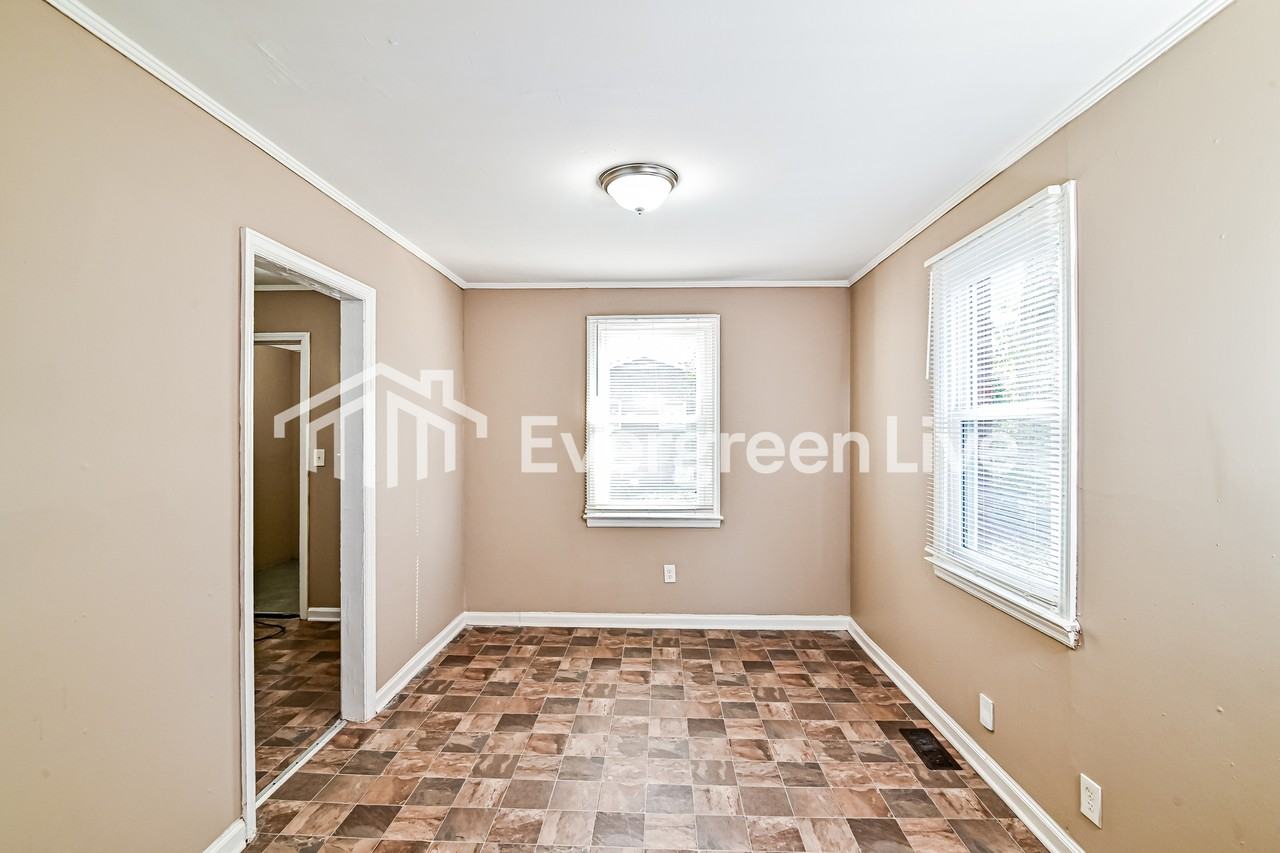 6207 Moses St - Photo 7 of 17