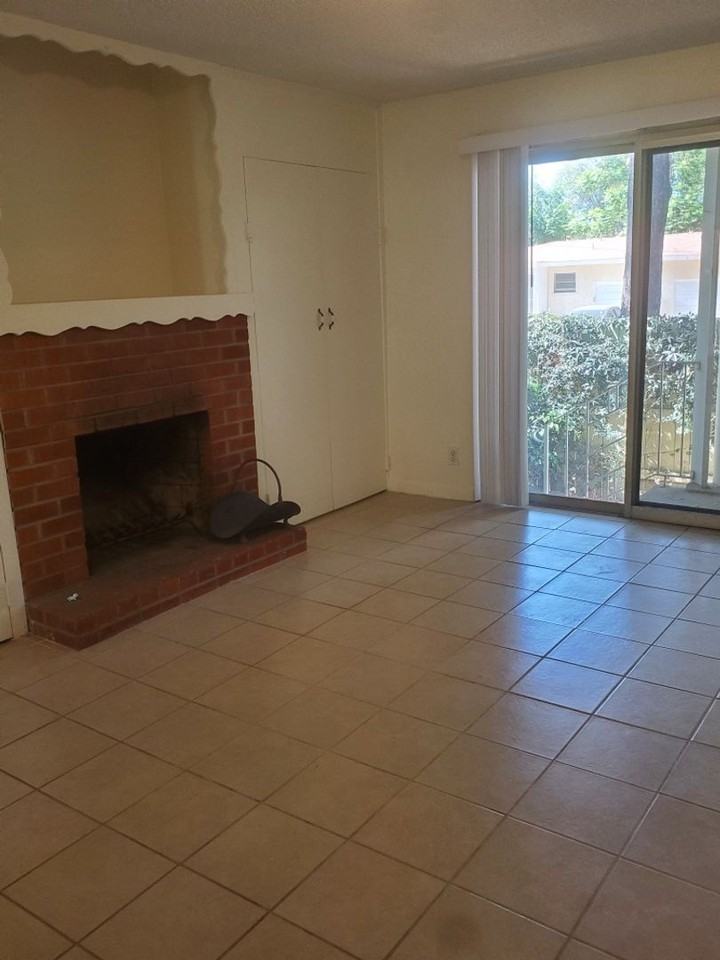 3891 Locust Street - Photo 3 of 10