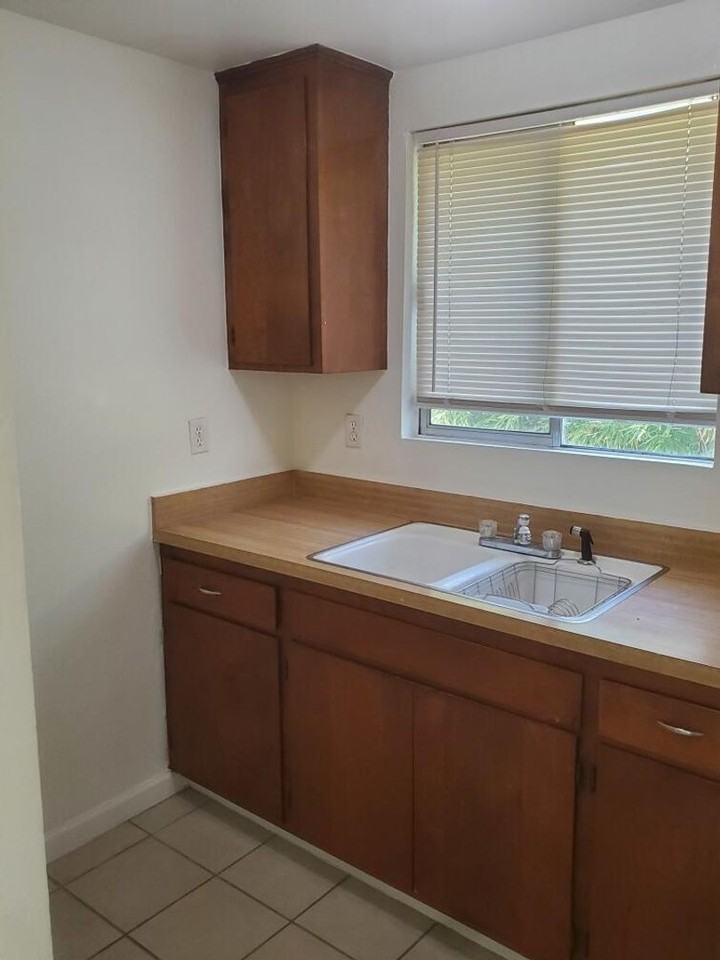 3891 Locust Street - Photo 6 of 10