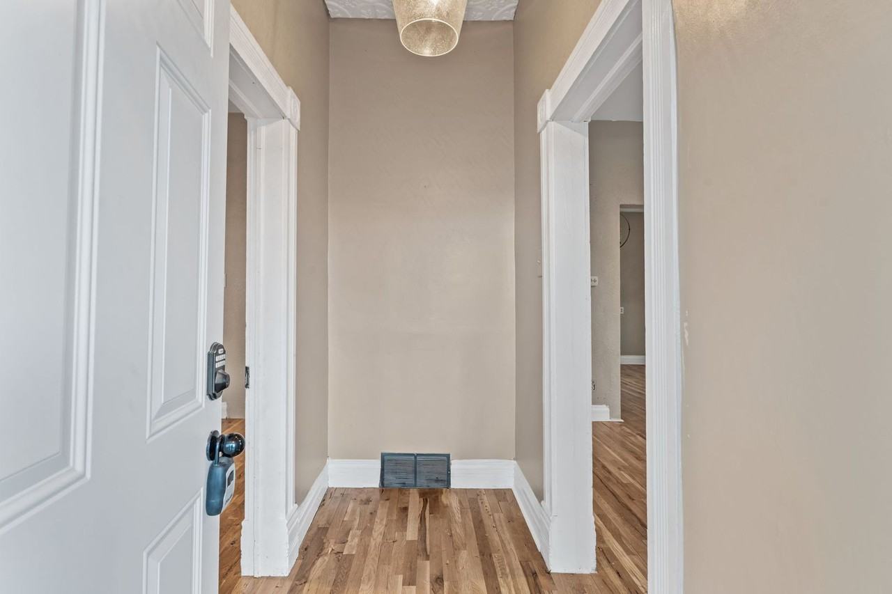 323 North 4th Street - Photo 3 of 21