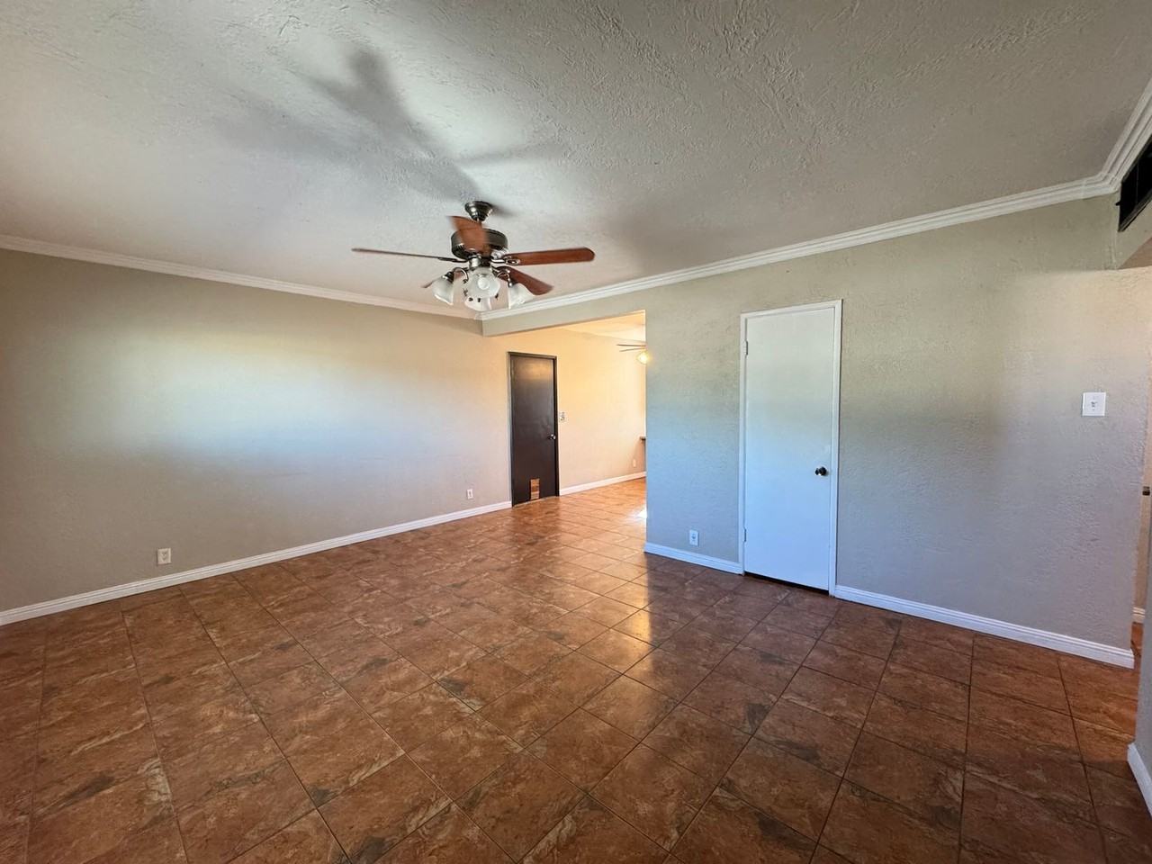 1910 Rio Vista - Photo 6 of 29