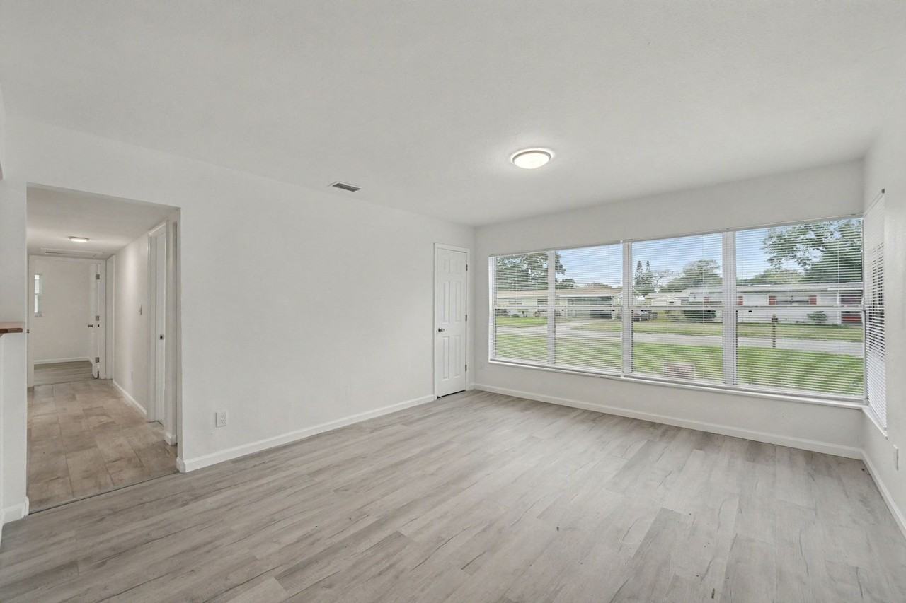 990 Pinson Boulevard - Photo 3 of 20