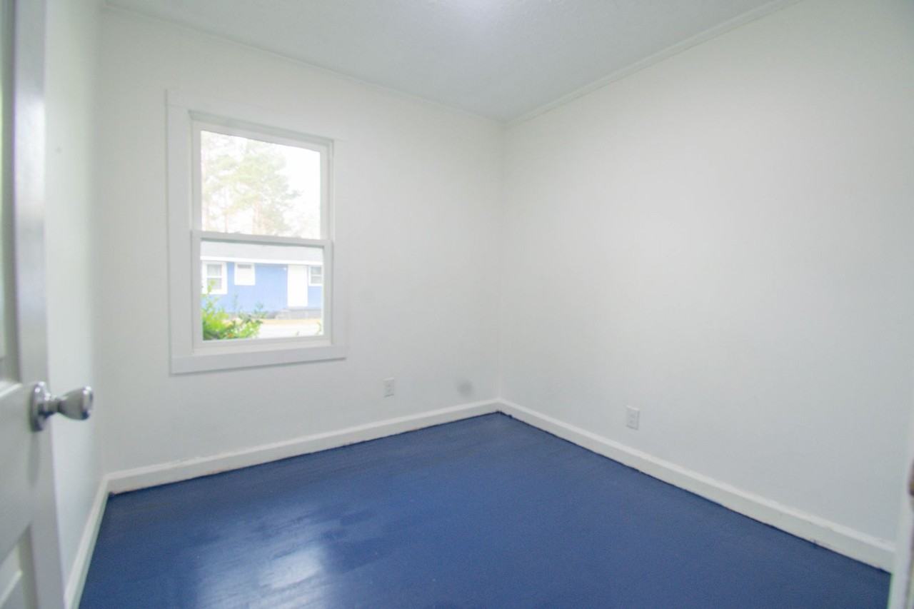 204 S Fifth St - Photo 7 of 15