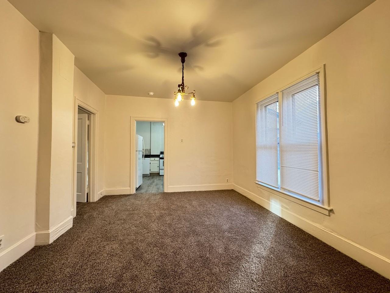 828 W Mountain Ave - Photo 3 of 16