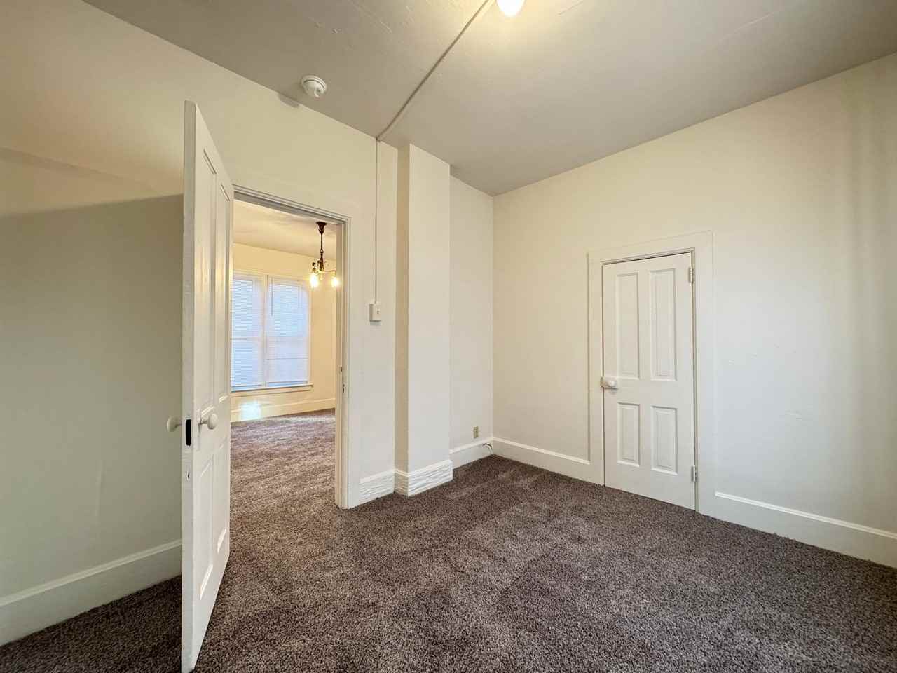 828 W Mountain Ave - Photo 5 of 16