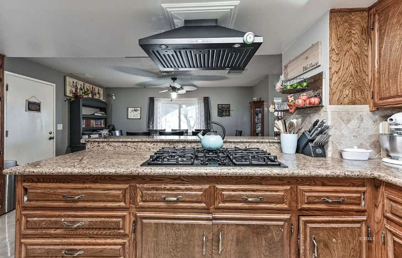 218 S Primrose St - Photo 6 of 19