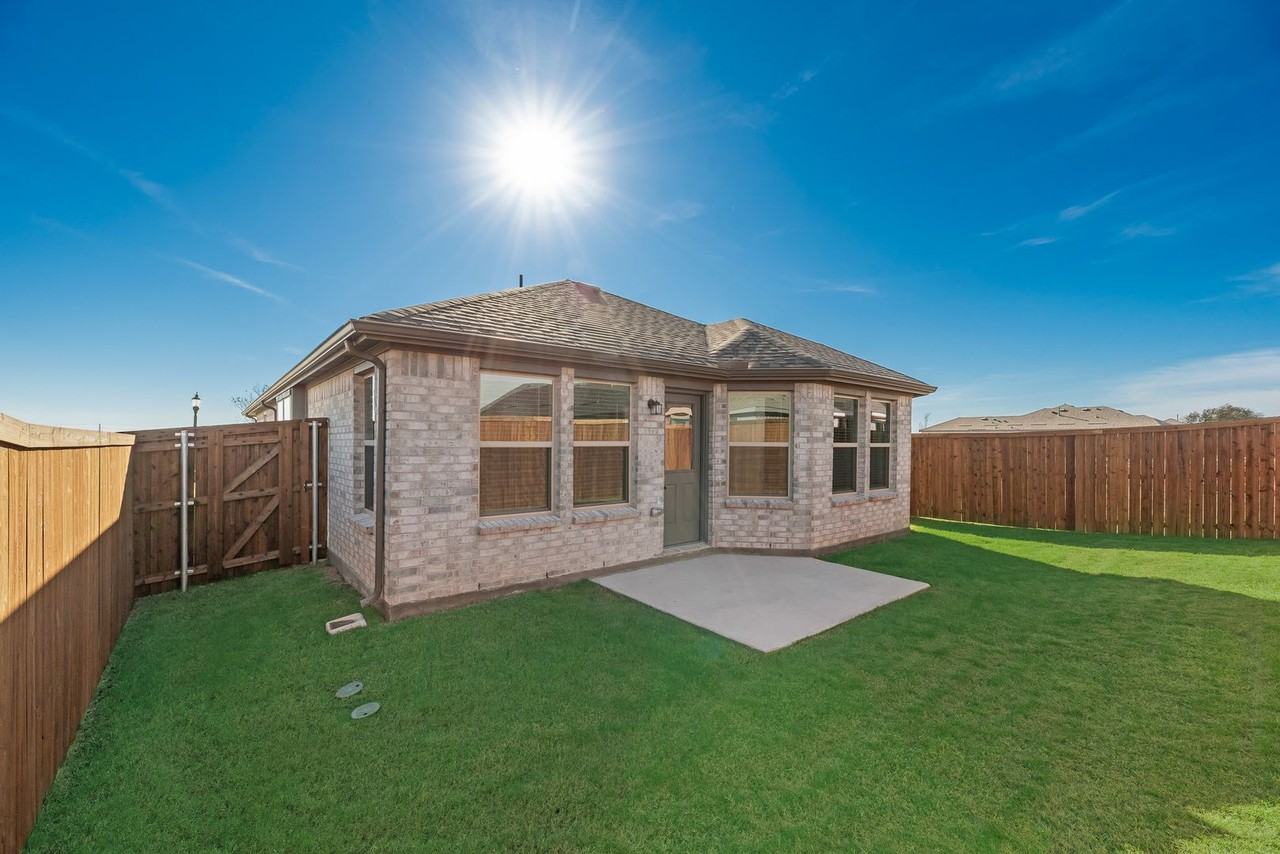 14127 Bacton Rd - Photo 2 of 18