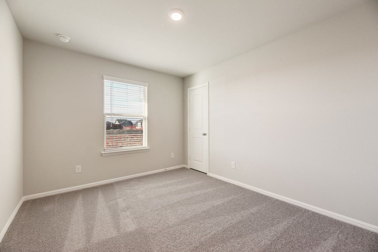 14127 Bacton Rd - Photo 4 of 18