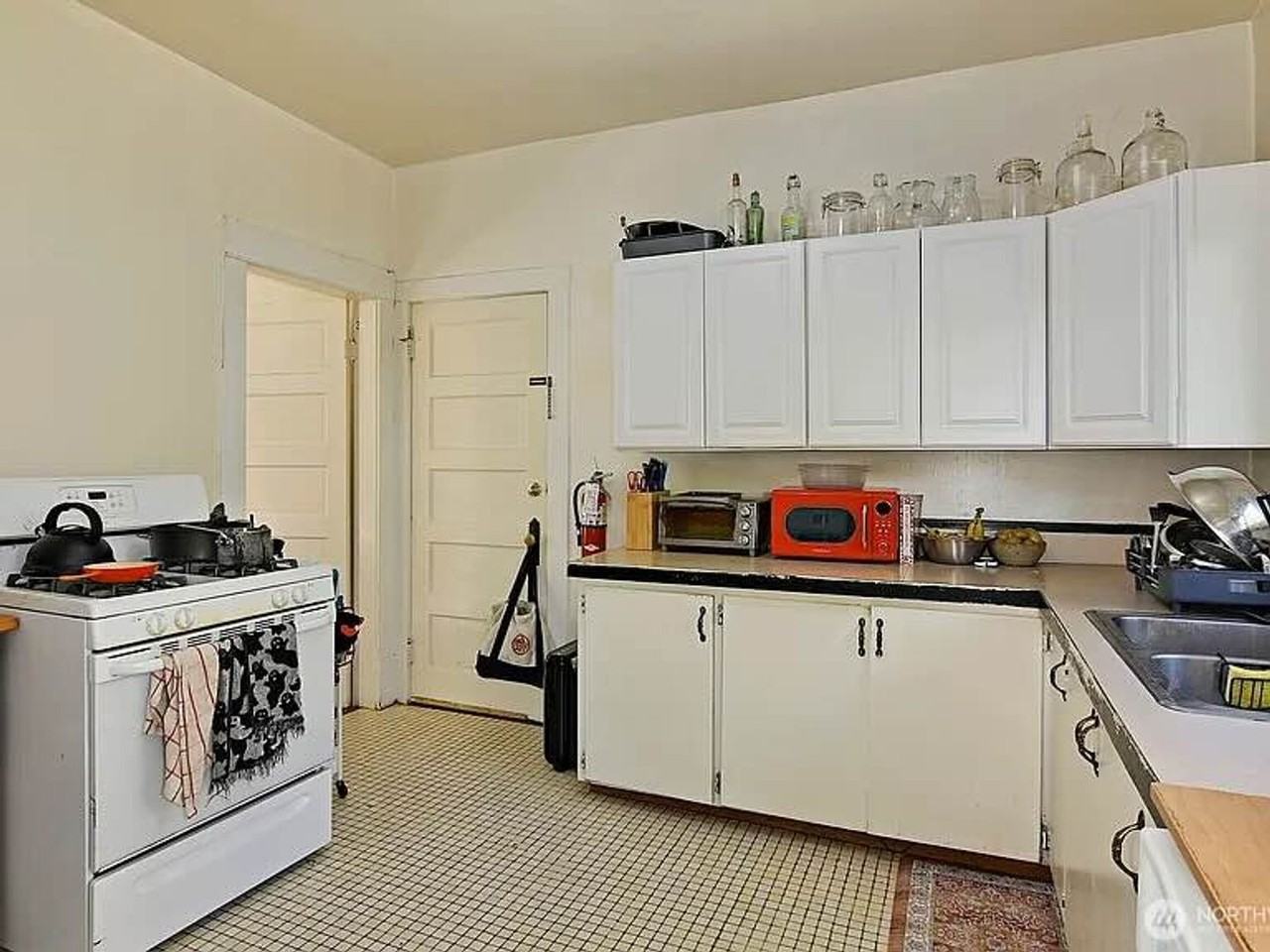 5619 16th Avenue Northeast - Photo 4 of 21