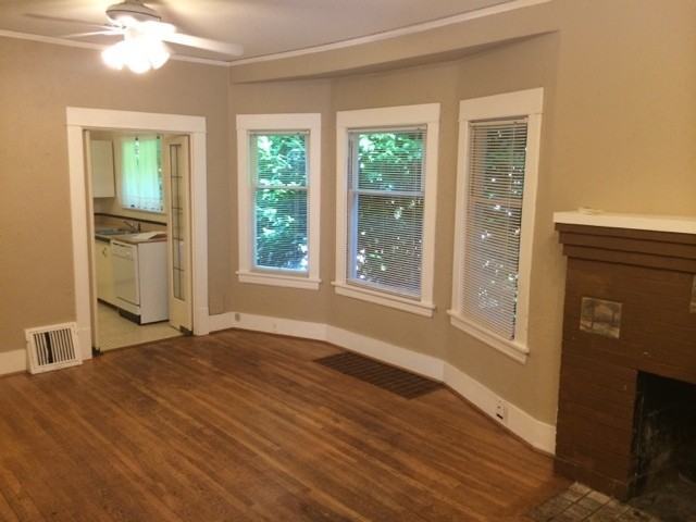 5619 16th Avenue Northeast - Photo 5 of 21