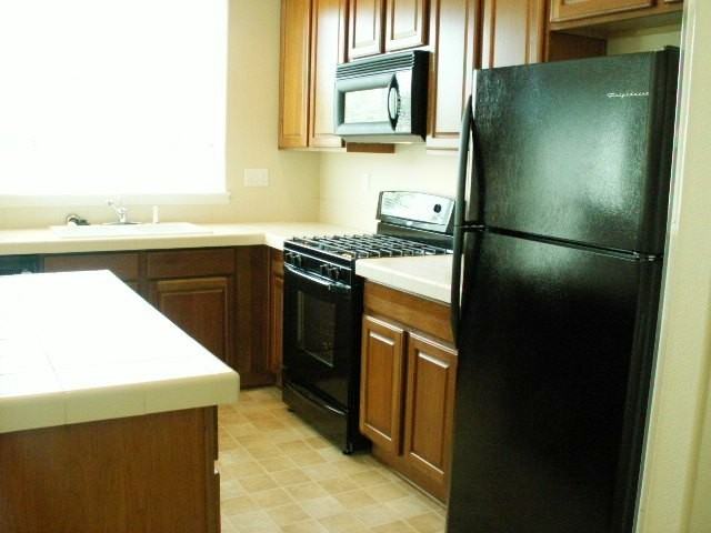 4430 Southeast Redwood Street - Photo 4 of 15