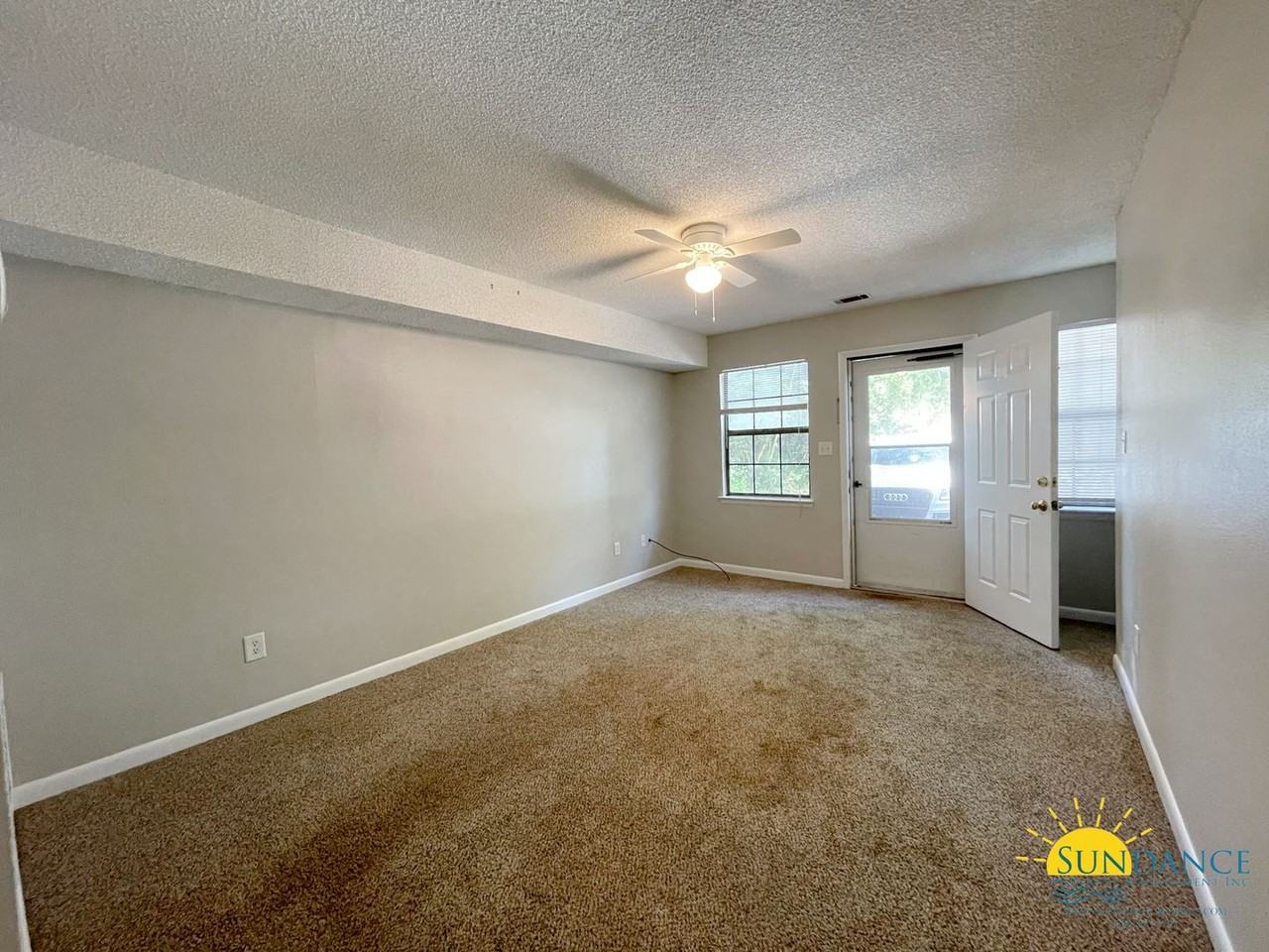 400 Rhonda Kay Ct - Photo 3 of 8