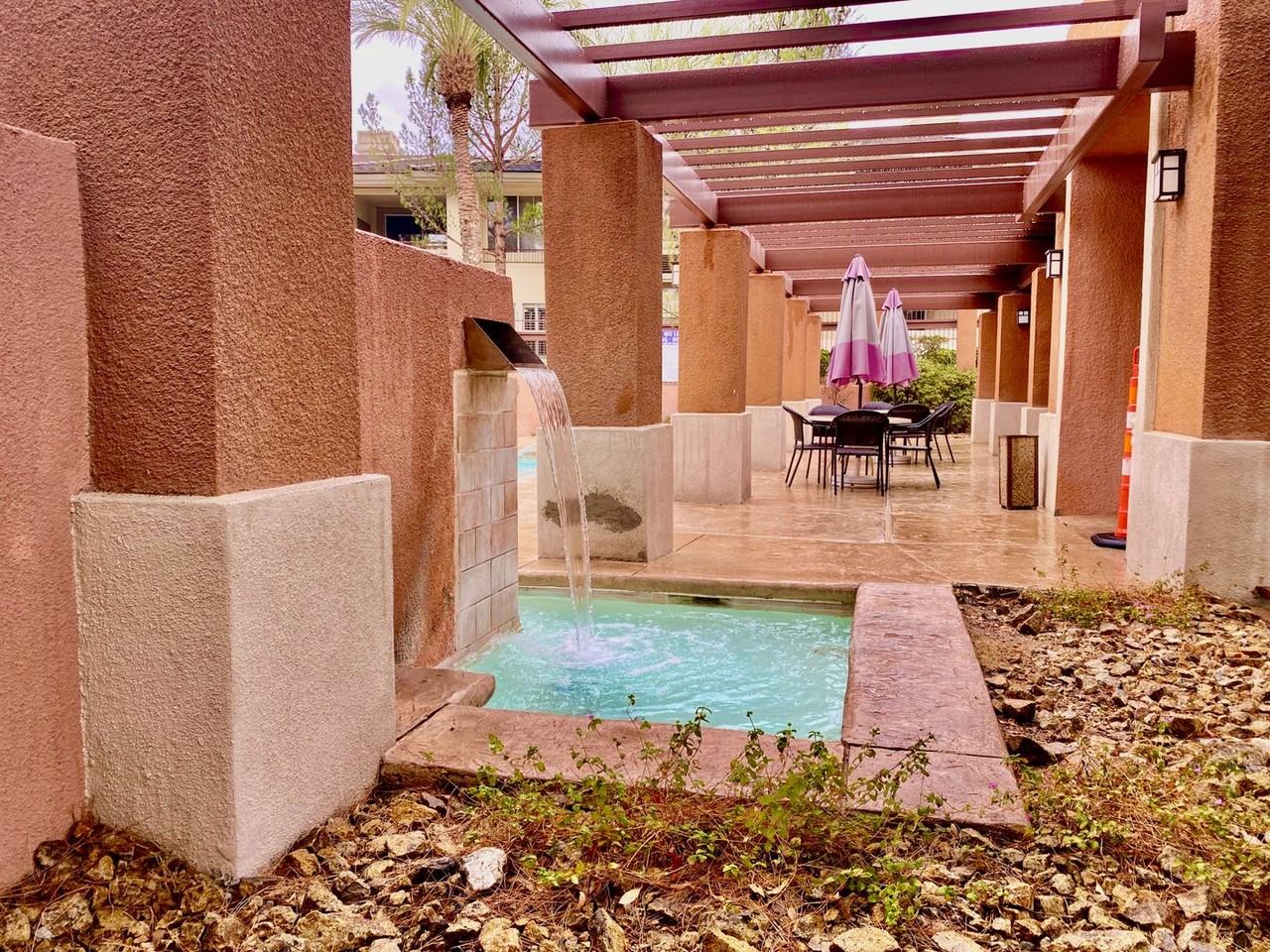 913 Duckhorn Ct - Photo 4 of 13