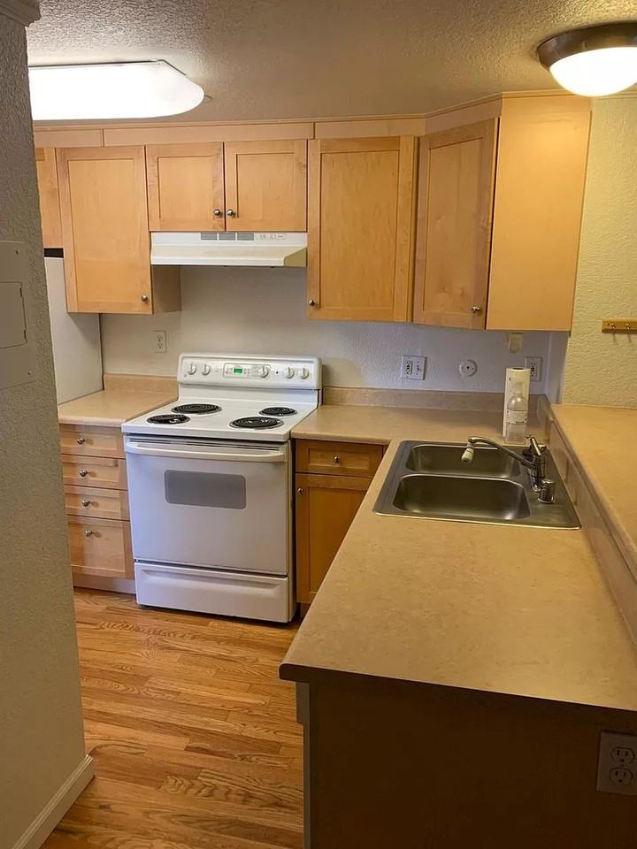 336 Grant Street - Photo 3 of 18