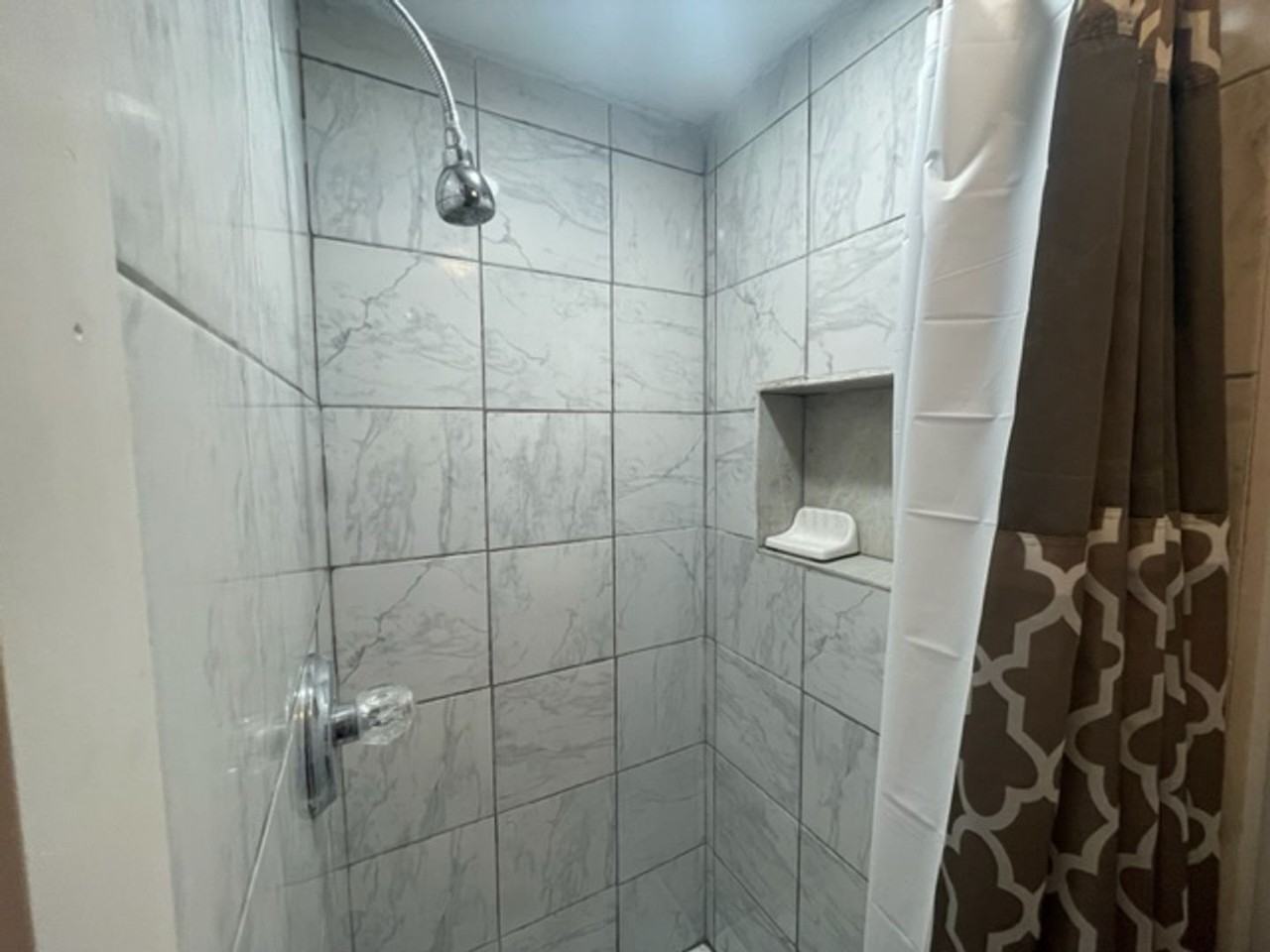 706 Erie Street - Photo 7 of 17