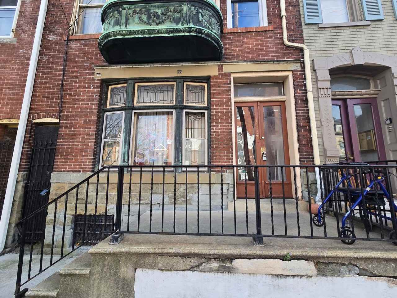 1114 W Linden St - Photo 2 of 10