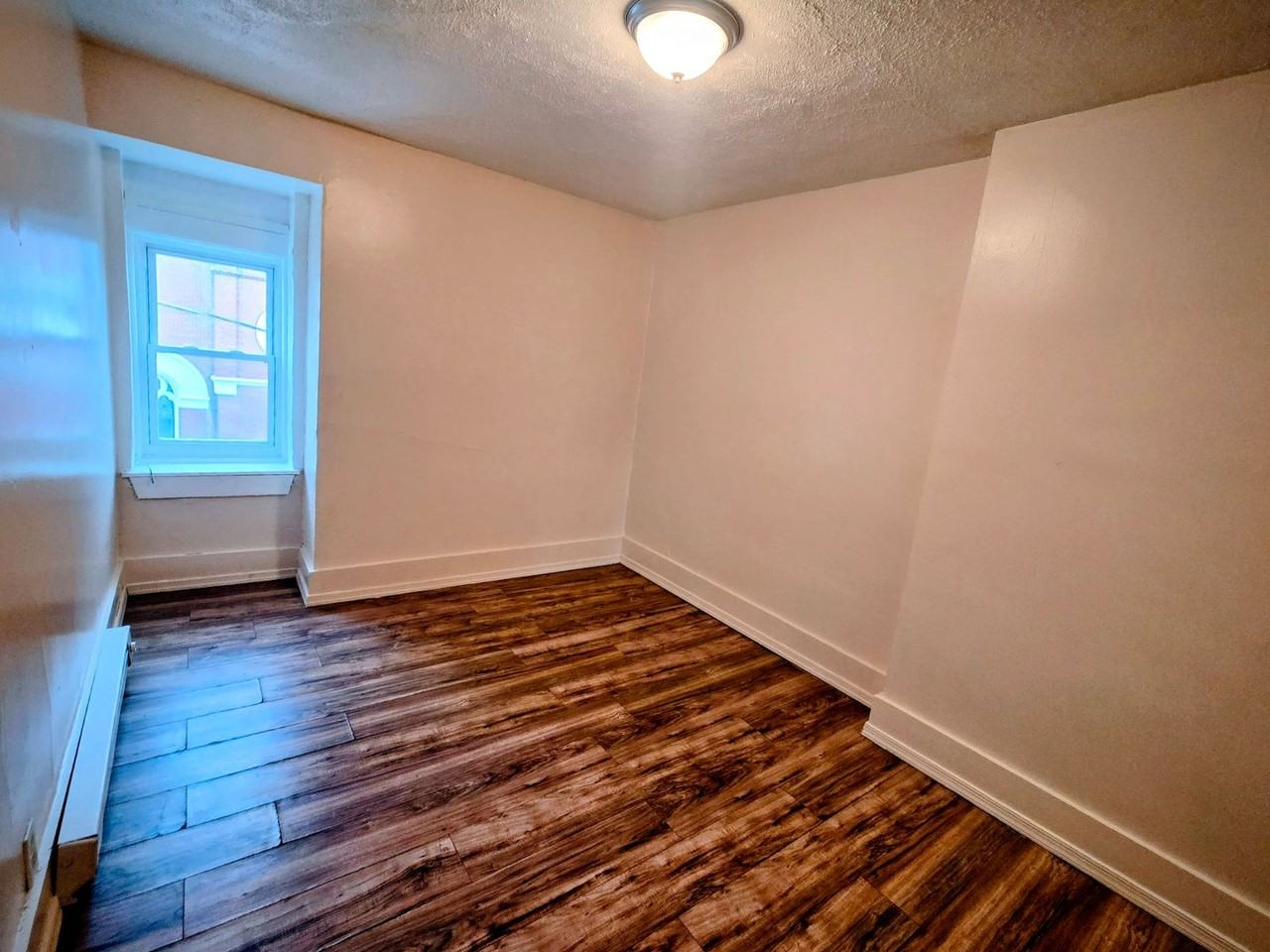 1114 W Linden St - Photo 6 of 10