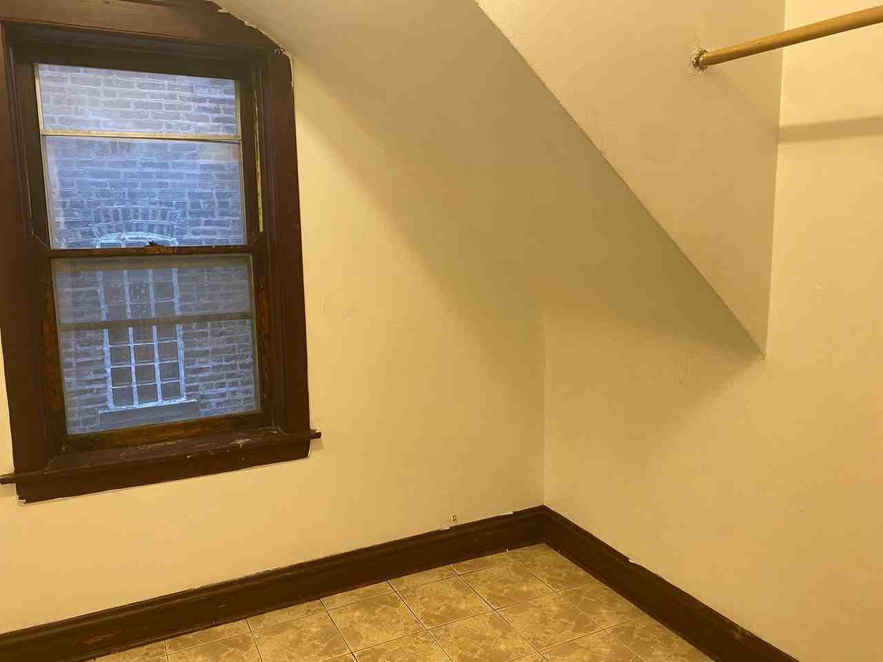 3116 South Kedvale Avenue - Photo 5 of 8