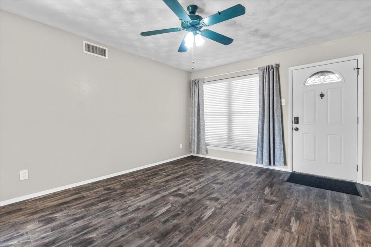 1251 Donna Dr - Photo 2 of 40