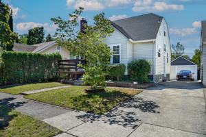 featured image of 1935 Hazel Avenue Northeast