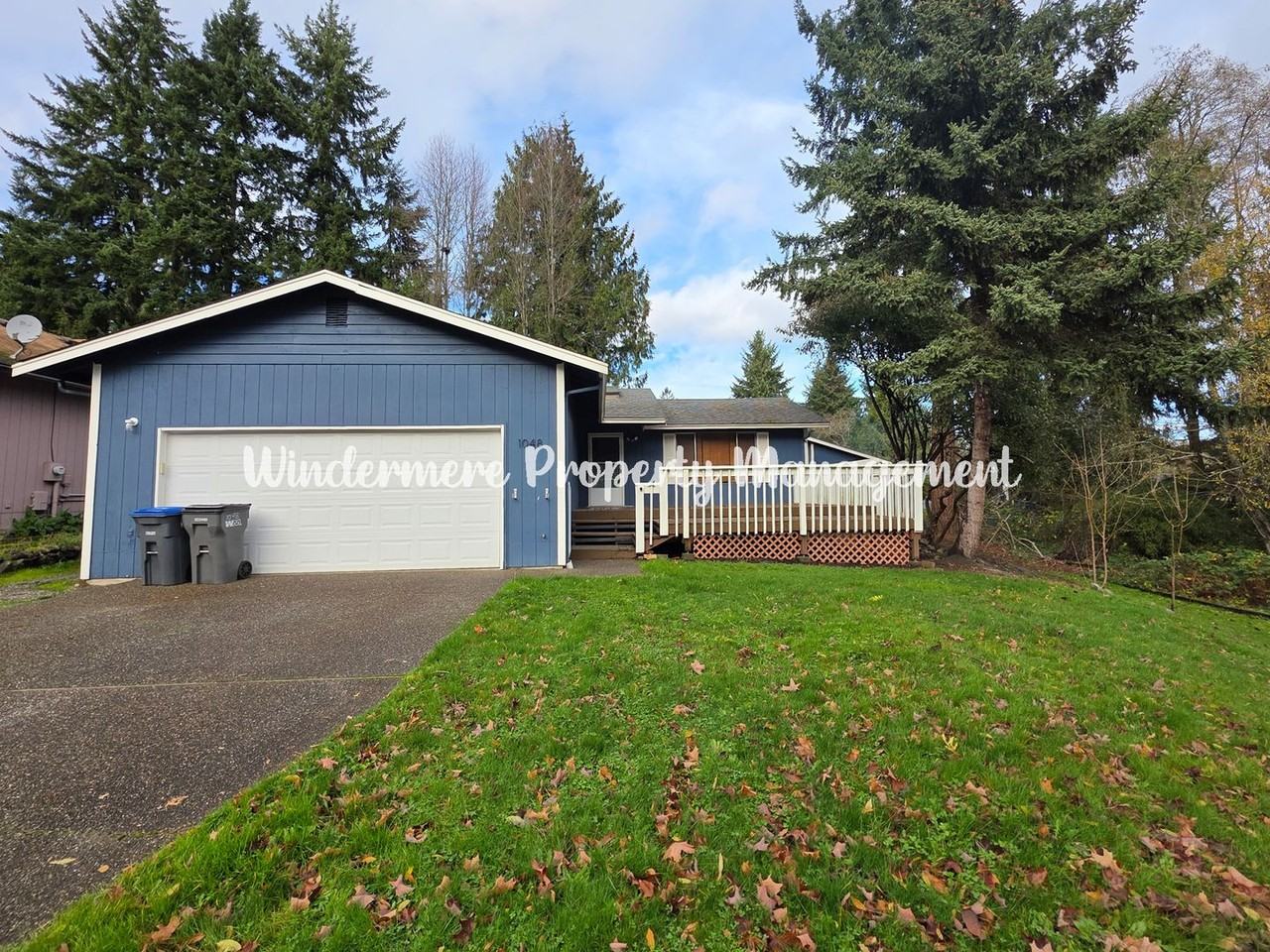 1048 Ne Regal Ct - Photo 2 of 12