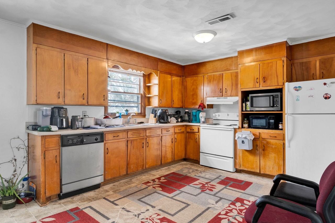 408 Harding Avenue - Photo 5 of 20