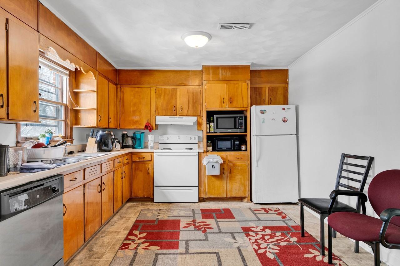 408 Harding Avenue - Photo 6 of 20