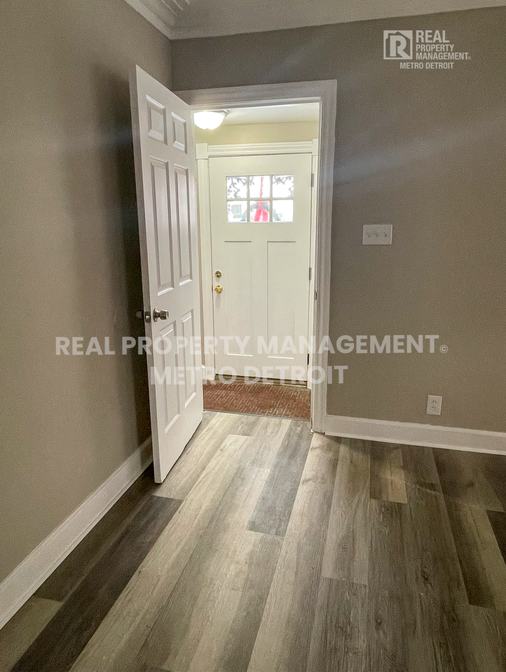 16210 Ferguson Street - Photo 3 of 28