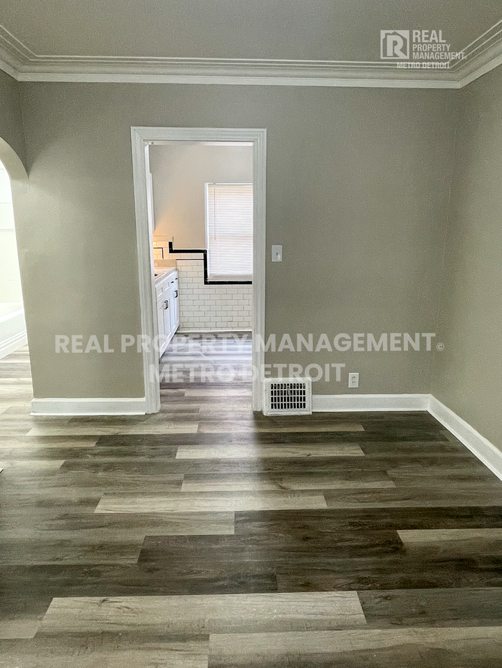 16210 Ferguson St - Photo 5 of 20