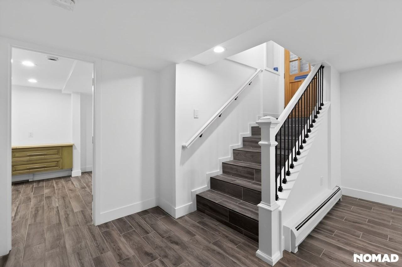 912 N Clarkson St - Photo 3 of 26