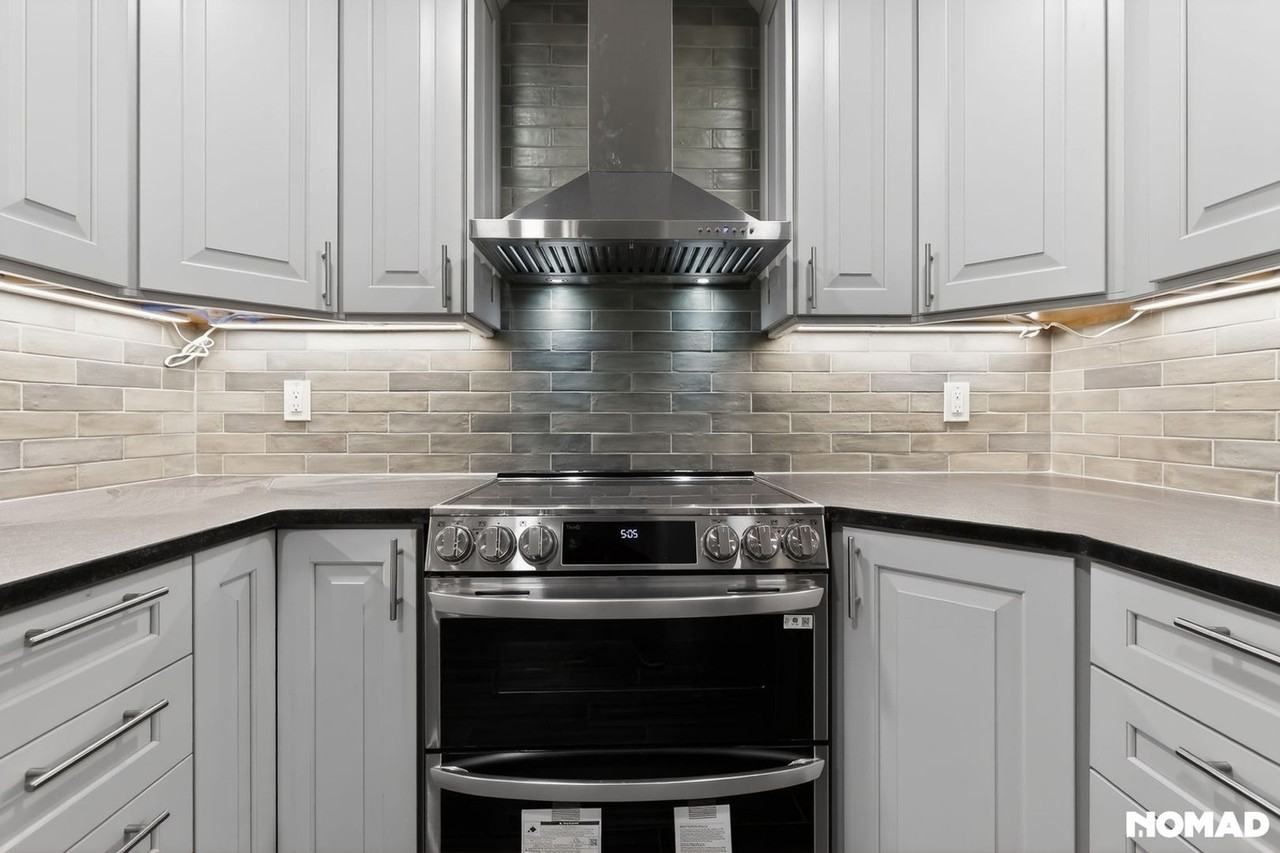 912 N Clarkson St - Photo 6 of 26