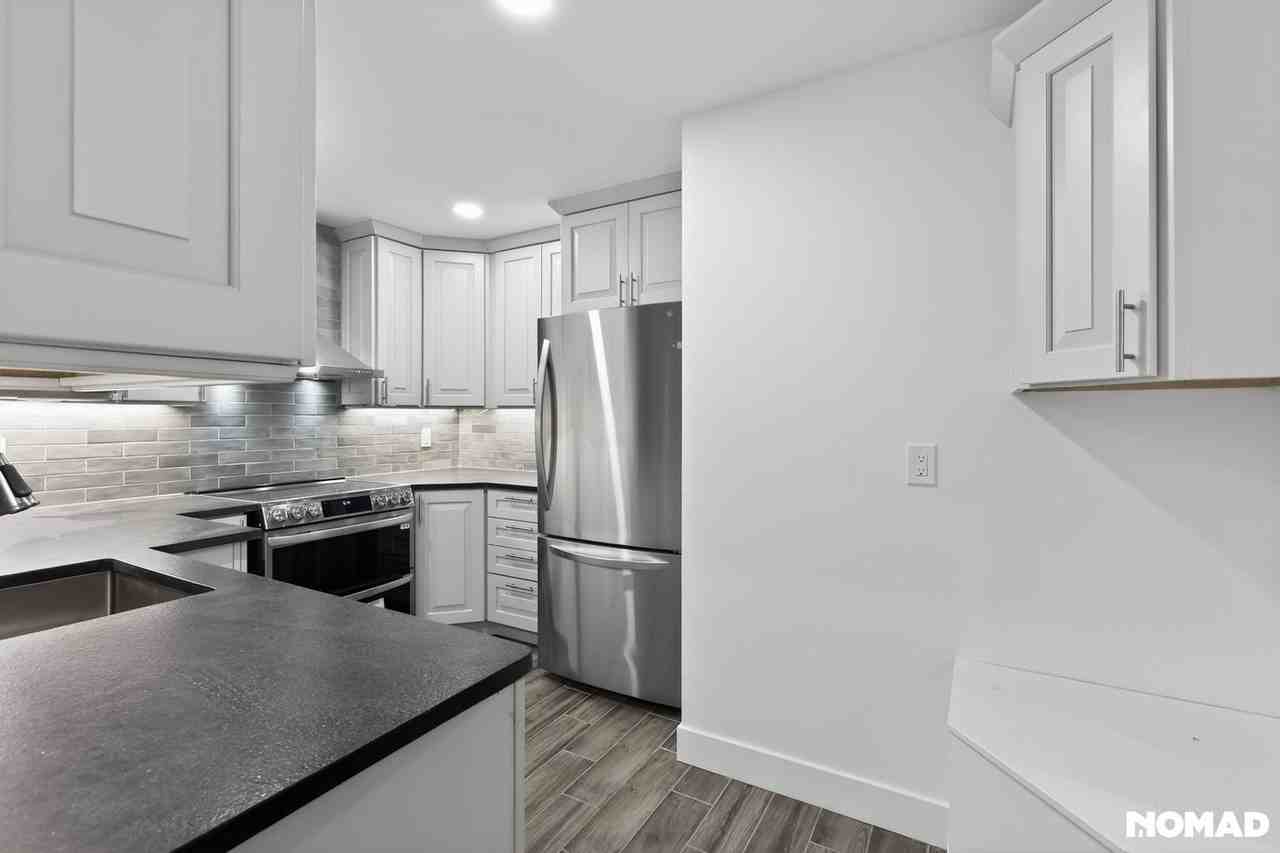 912 N Clarkson St - Photo 7 of 26