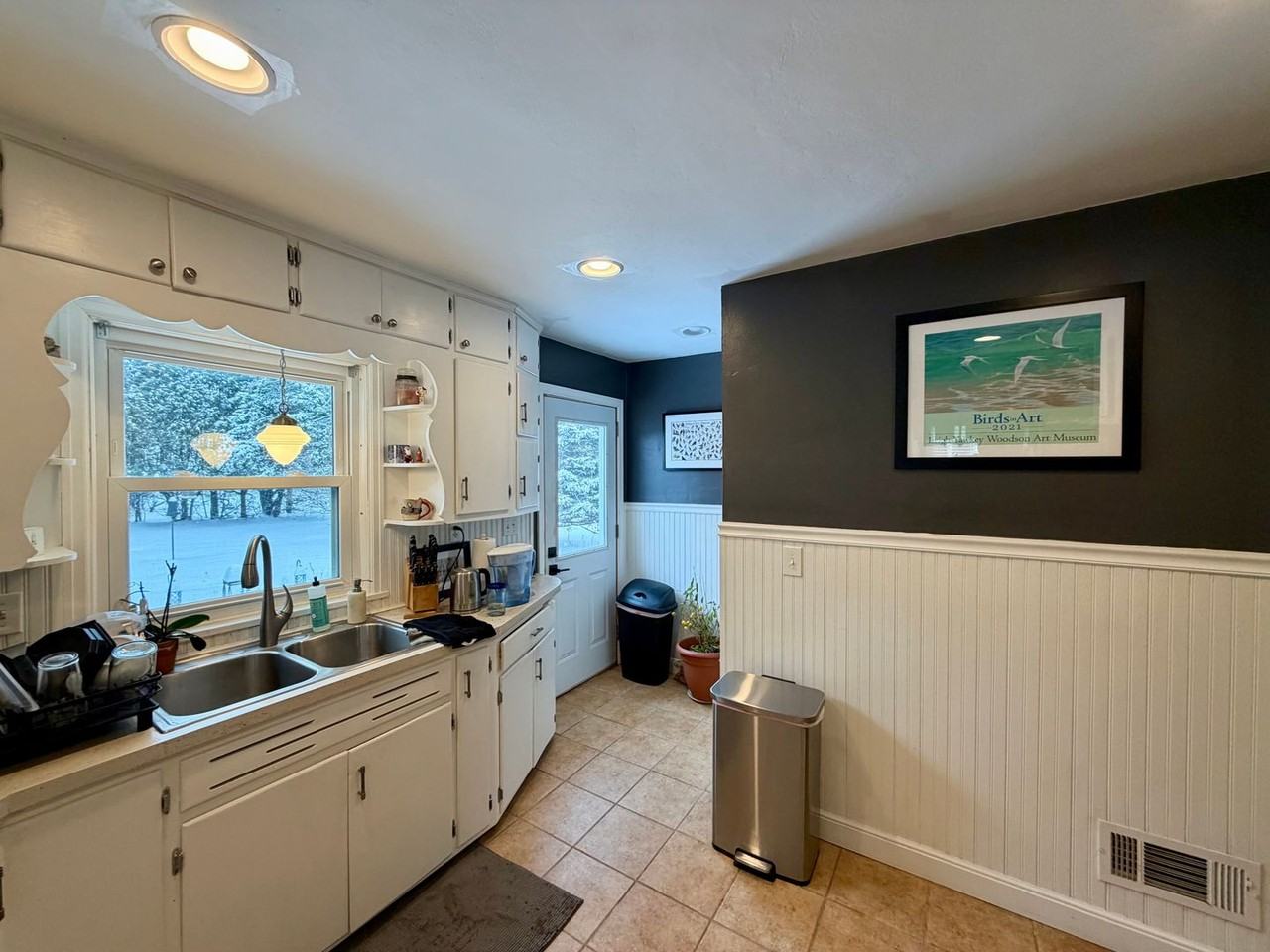 130 Marguerite St - Photo 4 of 26