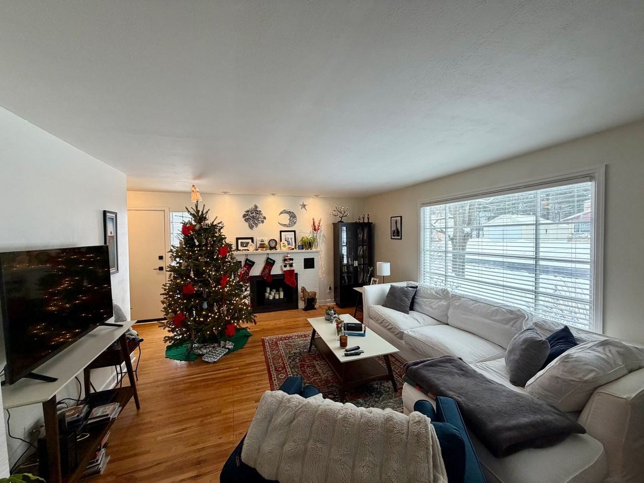 130 Marguerite St - Photo 7 of 26