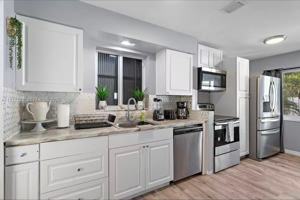 featured image of 420 Southeast 9th Court #2