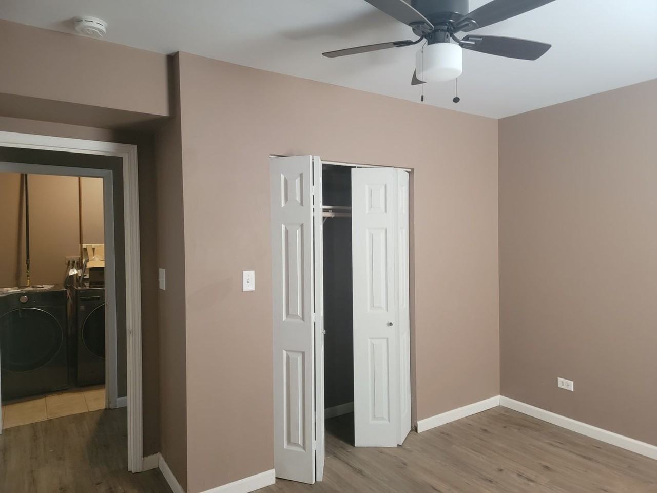 14802 Cooper Avenue - Photo 4 of 8