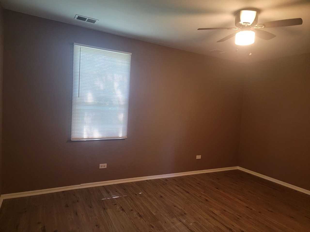 14802 Cooper Avenue - Photo 6 of 8