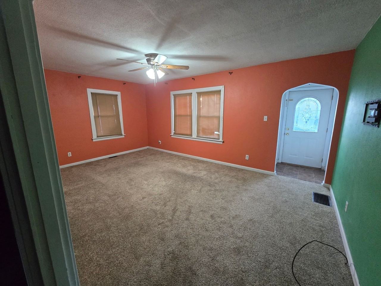 571 Shellview Drive - Photo 3 of 7