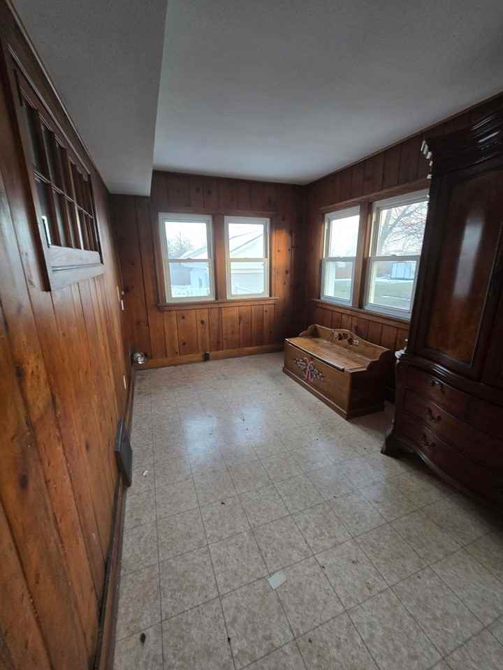 571 Shellview Drive - Photo 4 of 7