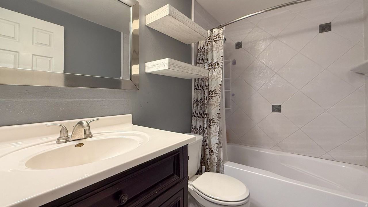 855 North 200 East - Photo 4 of 6