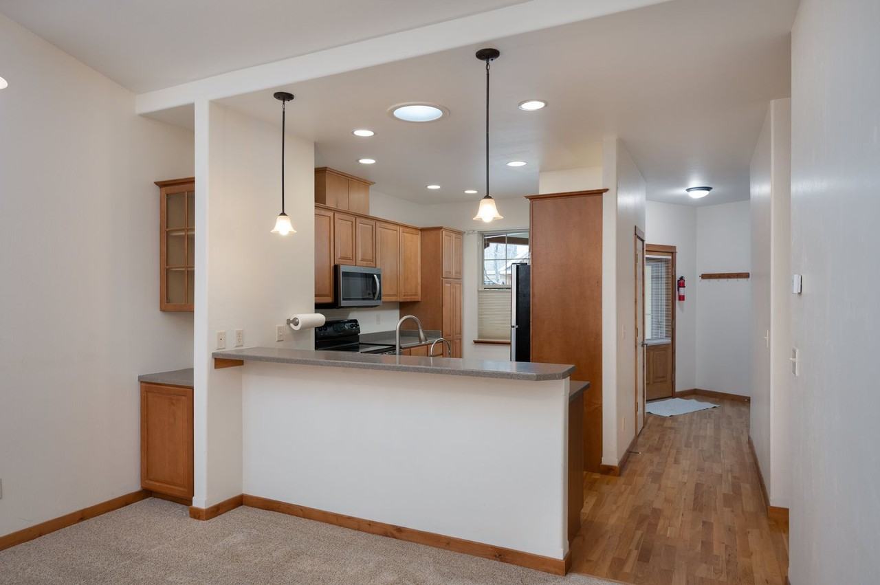 2310 W Beall St - Photo 5 of 21