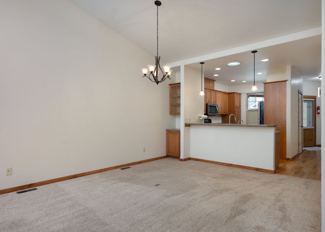 2310 W Beall St - Photo 6 of 21