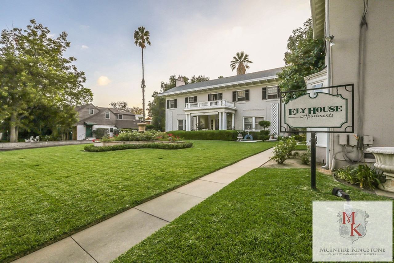 451 S El Molino Ave #451 - Photo 2 of 17