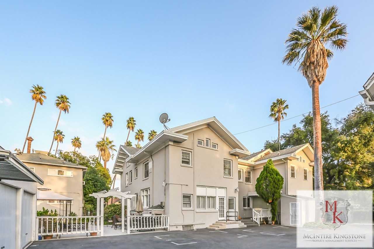 451 S El Molino Ave #451 - Photo 4 of 17