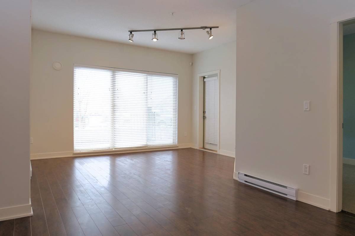 20460 Douglas Crescent #109 - Photo 4 of 15