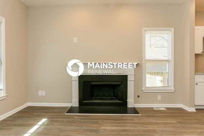 1011 Parsons Street Southwest - Photo 4 of 17