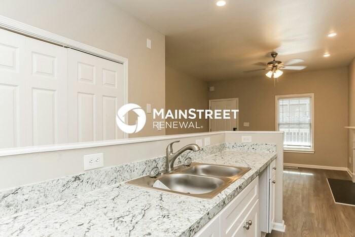 1011 Parsons Street Southwest - Photo 6 of 17