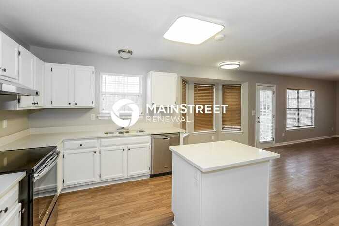 3030 Edmonton Pl - Photo 5 of 17